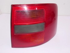 A6 4B Kombi Avant Rücklicht hinten rechts Heckleuchte 4B9945096D Lampenträger