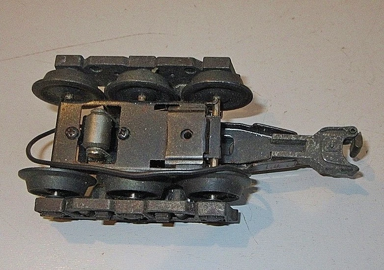 LIONEL/LTI 6 WHEEL PASSENGER CAR TRUCK,UN USED - Image 3 of 4