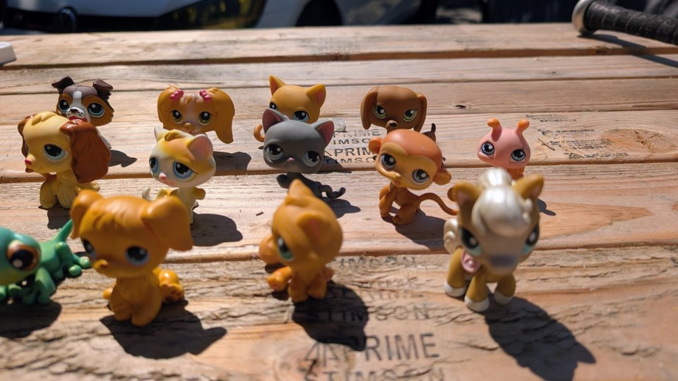 LPS lot of 16 Red Magnets 1st gen verify please. Great Condition | eBay