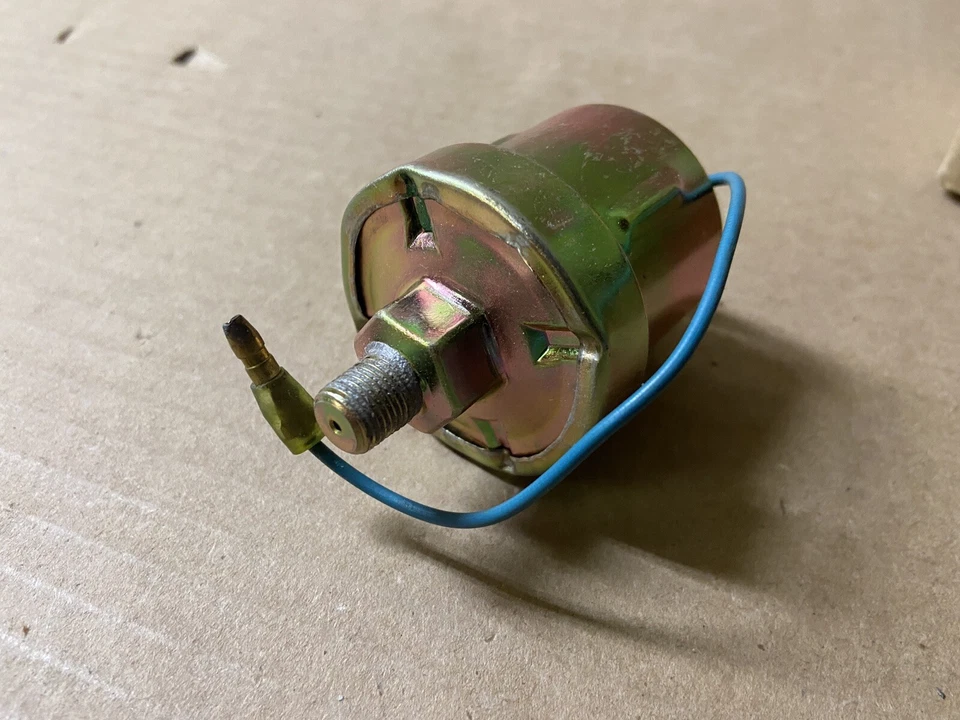 Unidad transmisora sensor manómetro aceite motor Isuzu 8-10137-647-0 Foto 3 de 4