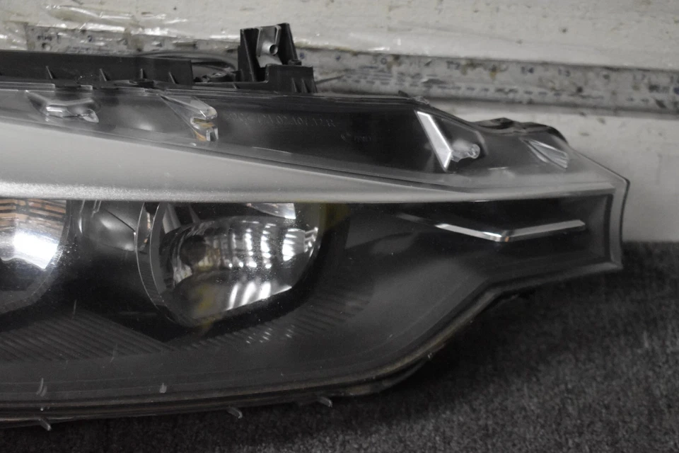 Faro base BMW 335I 2012-2015 LADO DERECHO FÁBRICA OEM Foto 3 de 4