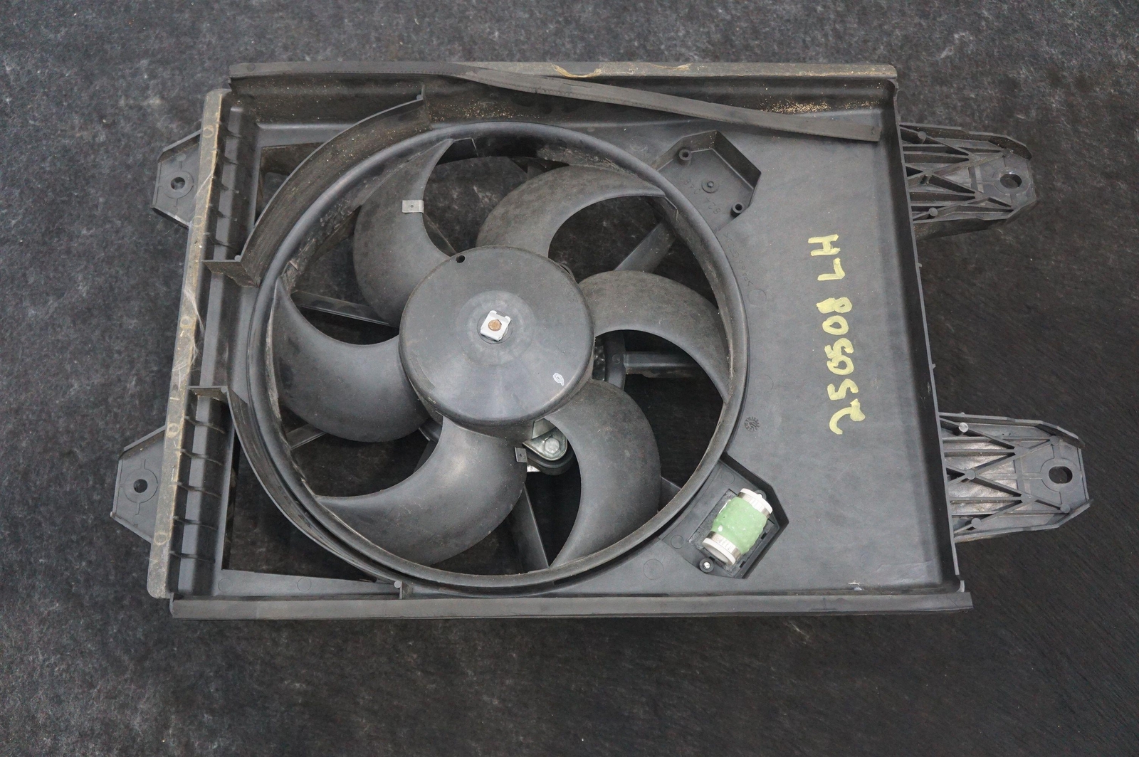 Left Engine Radiator Cooling Fan Motor Assembly OEM 8240481 Ferrari F430 04-2009