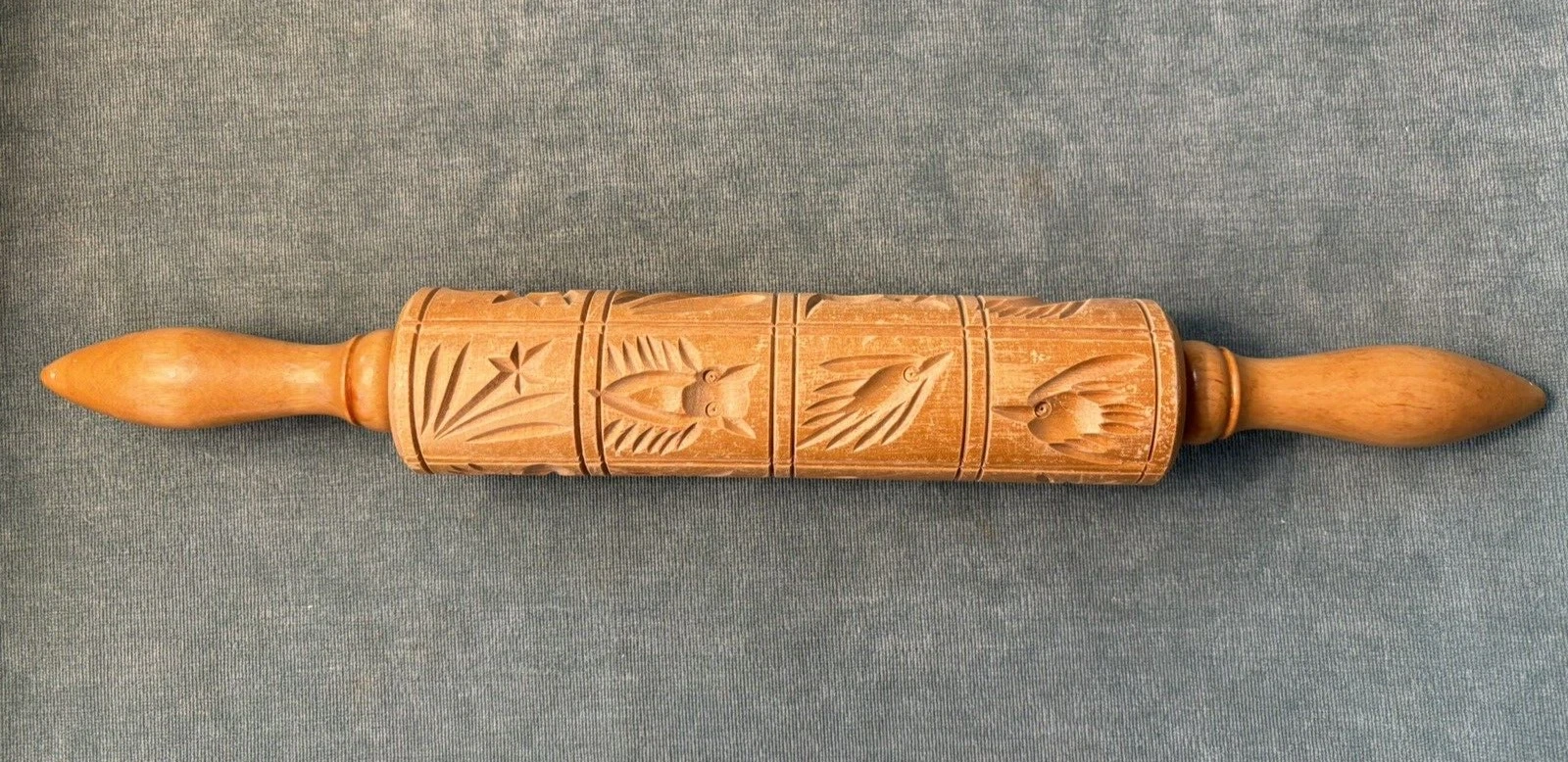 Vintage Rolling Pin w/ Bird Cat Owl etc. Wood Design Cut Outs For Cookies EUC