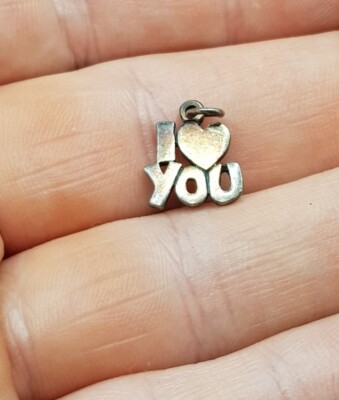 Kleiner kleiner zierlicher Sterlingsilber I Love You Charm. Kostenloser UK P&P  