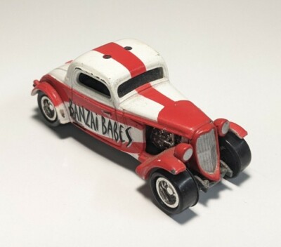 Johnny Lightning Surf Rods Banzai Babes 1/64 Diecast 1933 Ford Hot