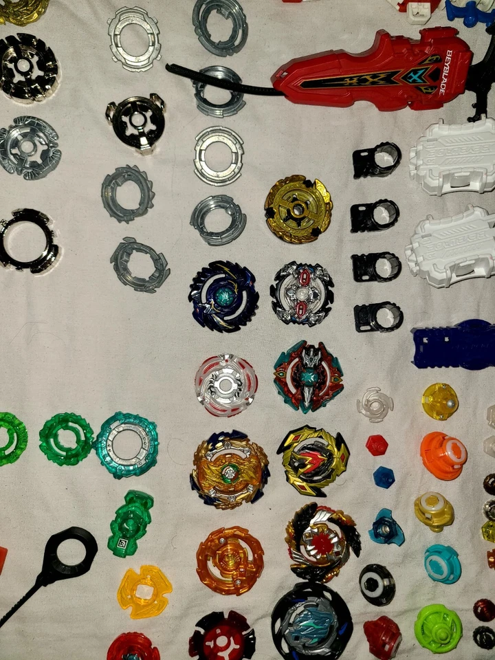 Beyblade Grande Lote Coleção Com Metal, Arena e Estojo Hasbro/Takara Tomy Usado - Imagem 4 de 4