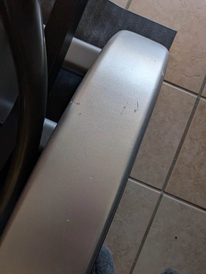 Máquina elíptica VERDADEIRA Fitness M30. Levemente usado funciona muito bem. - Imagem 4 de 4