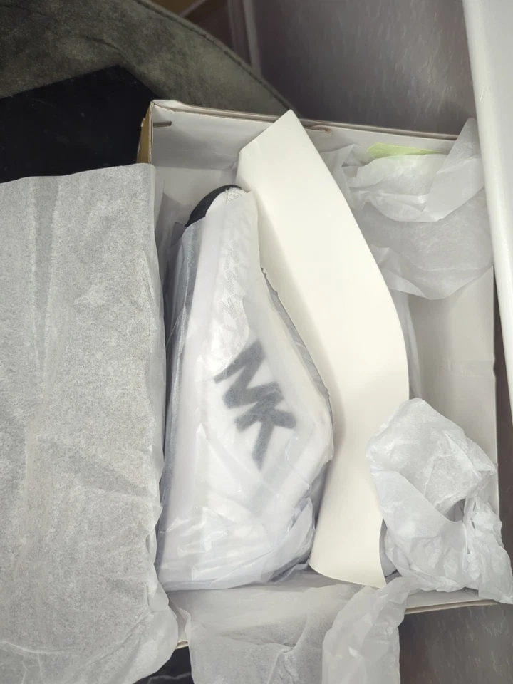 Michael Kors Maddy Trainer Tech Canvas. Nuevo con caja. Foto 2 de 4