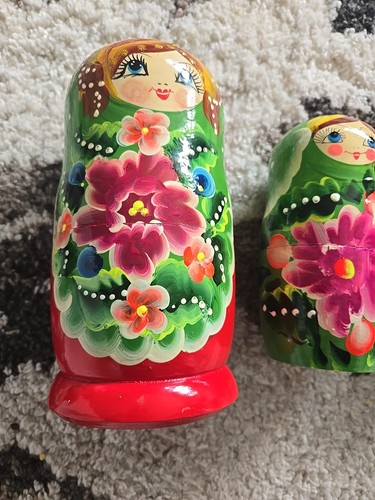 Vintage Russian Wood Nesting Stacking Dolls 7 Piece Set 8 Inches - Picture 2 of 6
