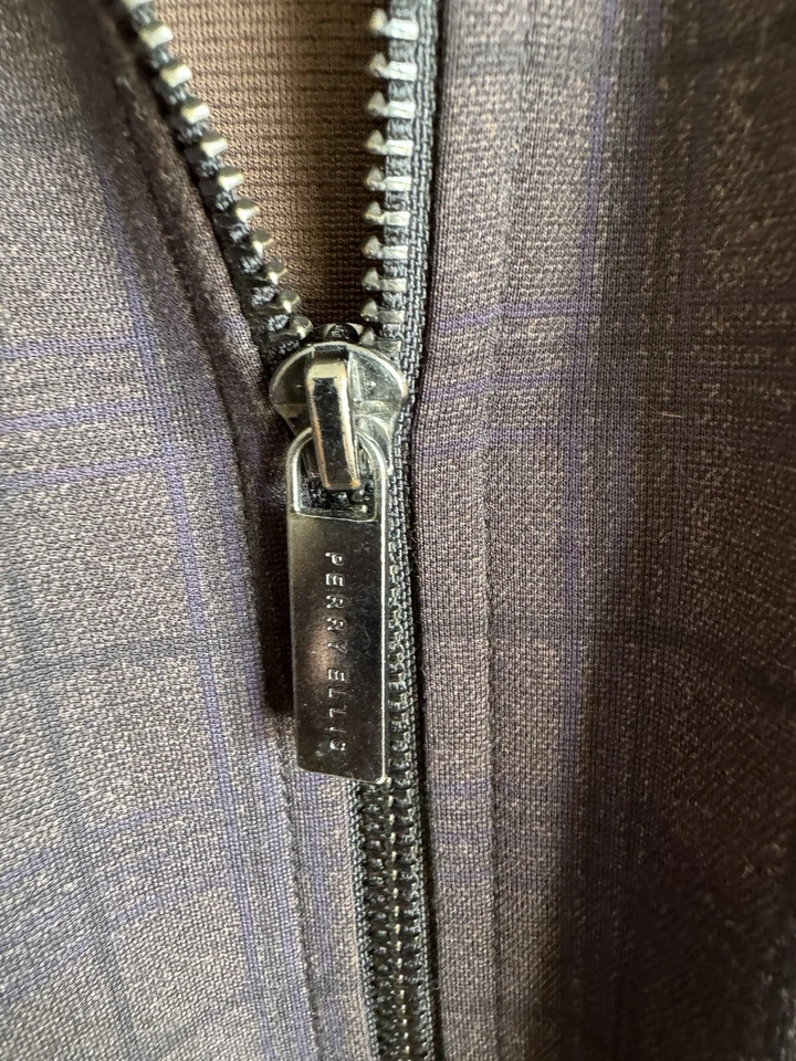 Perry Ellis Men's Jacket XLTall Excellent Condition Brown W/Black Waffle Pattern - Image 4 of 4