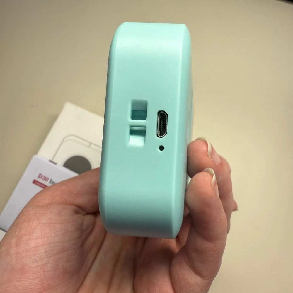 Bluetooth Thermal Label Maker Machine Phomemo D30 with Portable Tape  