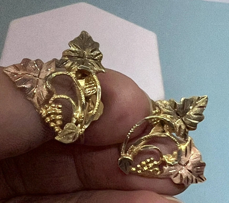 10k Multi toned gold earrings Non-pierced Black Hills leaves large 3.8 Grams - Image 4 of 4