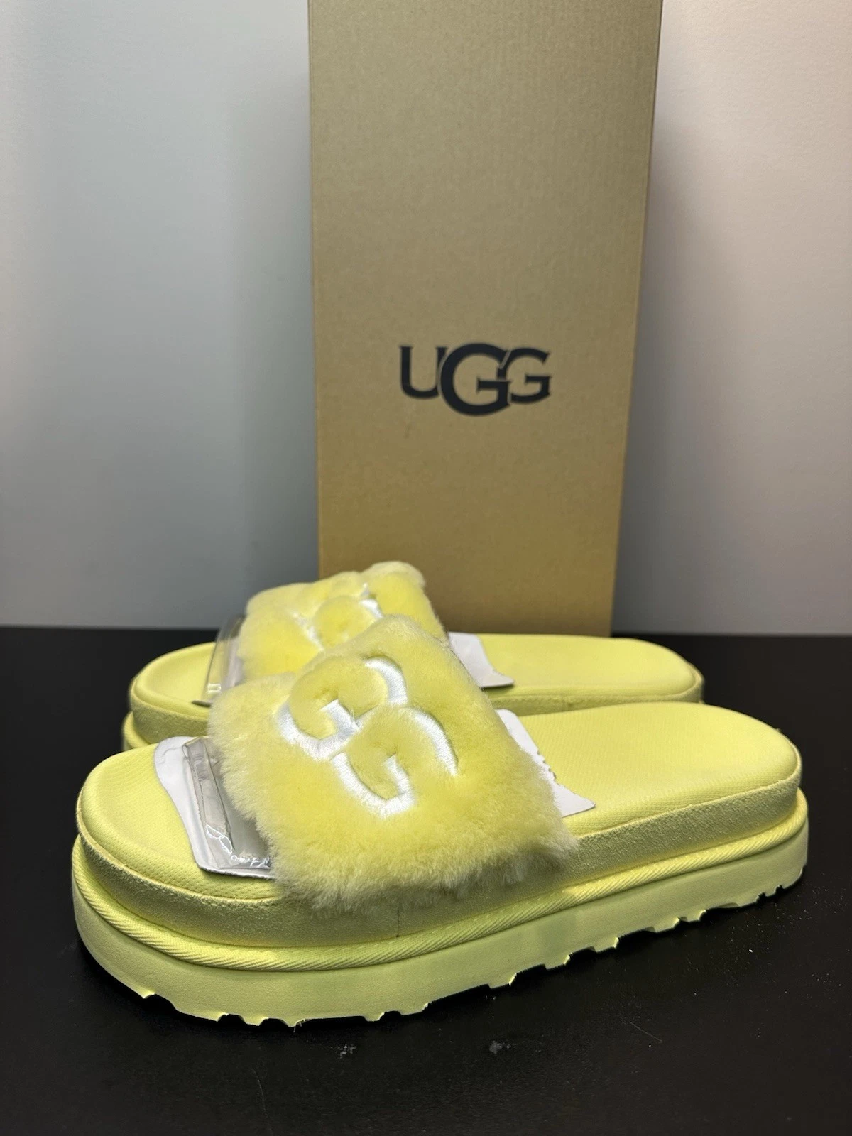 UGG Sandalo donna Laton Shearling Slide Margarita giallo taglia 8 8 5 NUOVO