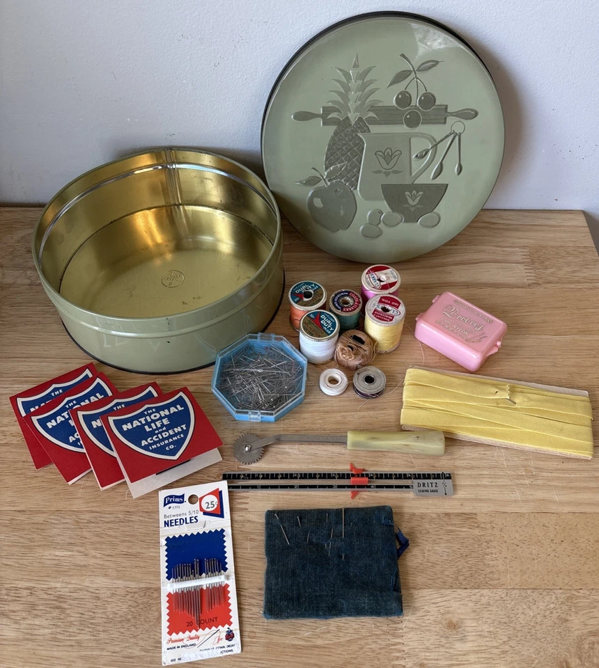 Lata de oliva Chicago de metal de 7 pulgadas con rueda de rastreo Dritz y suministros de costura Foto 3 de 4