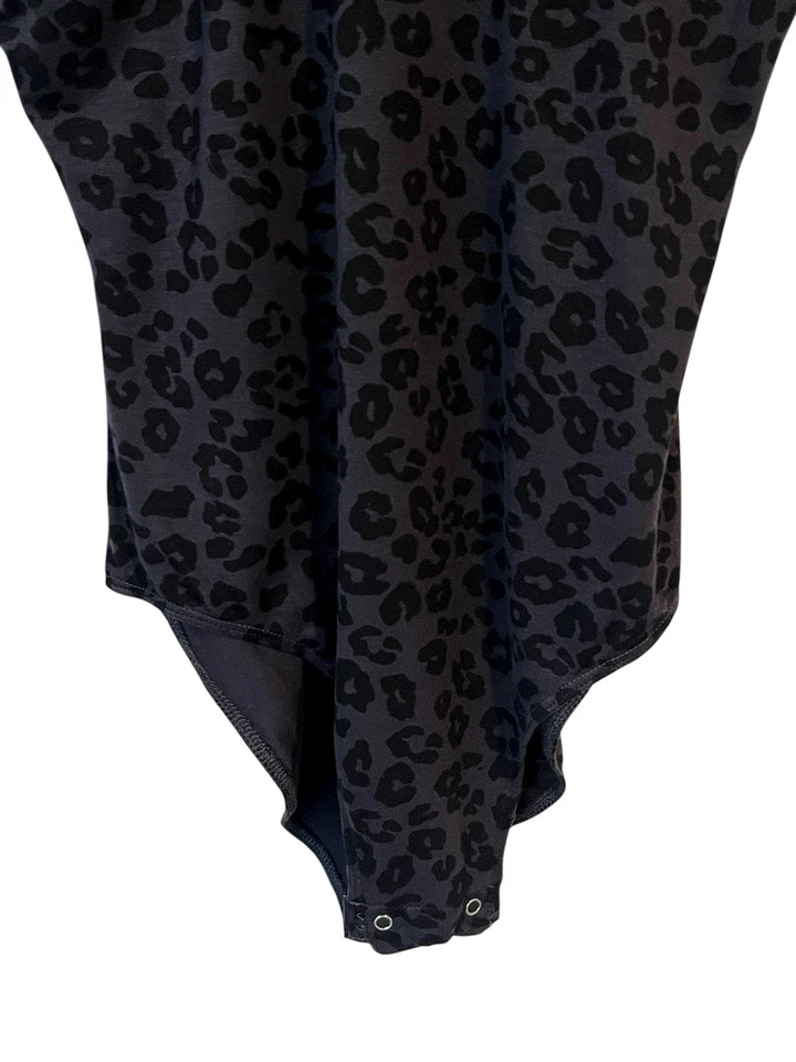 Traje corporal Z Supply para mujer L 12-14 púrpura negro estampado de leopardo manga corta nuevo con etiquetas Foto 4 de 4