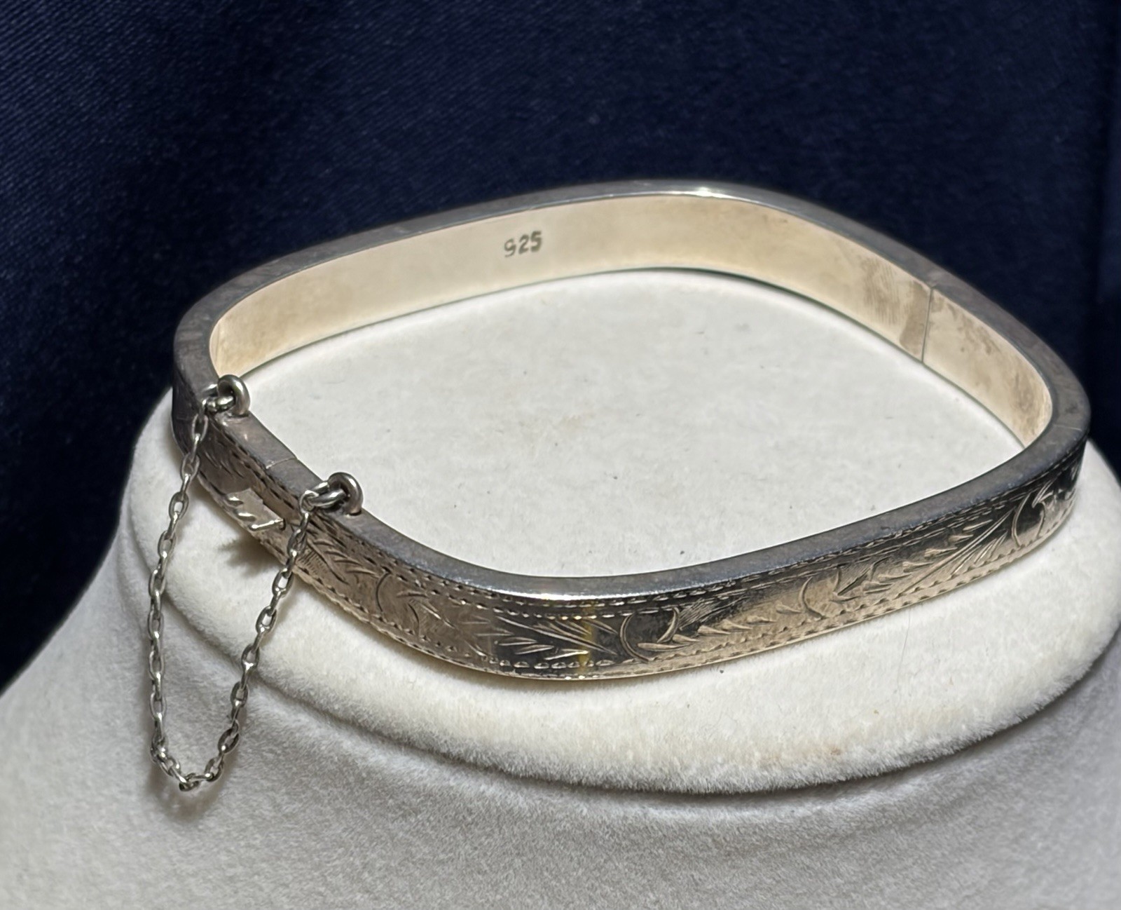 Vintage 925 Solid Sterling Silver Hinged Etched S… - image 3