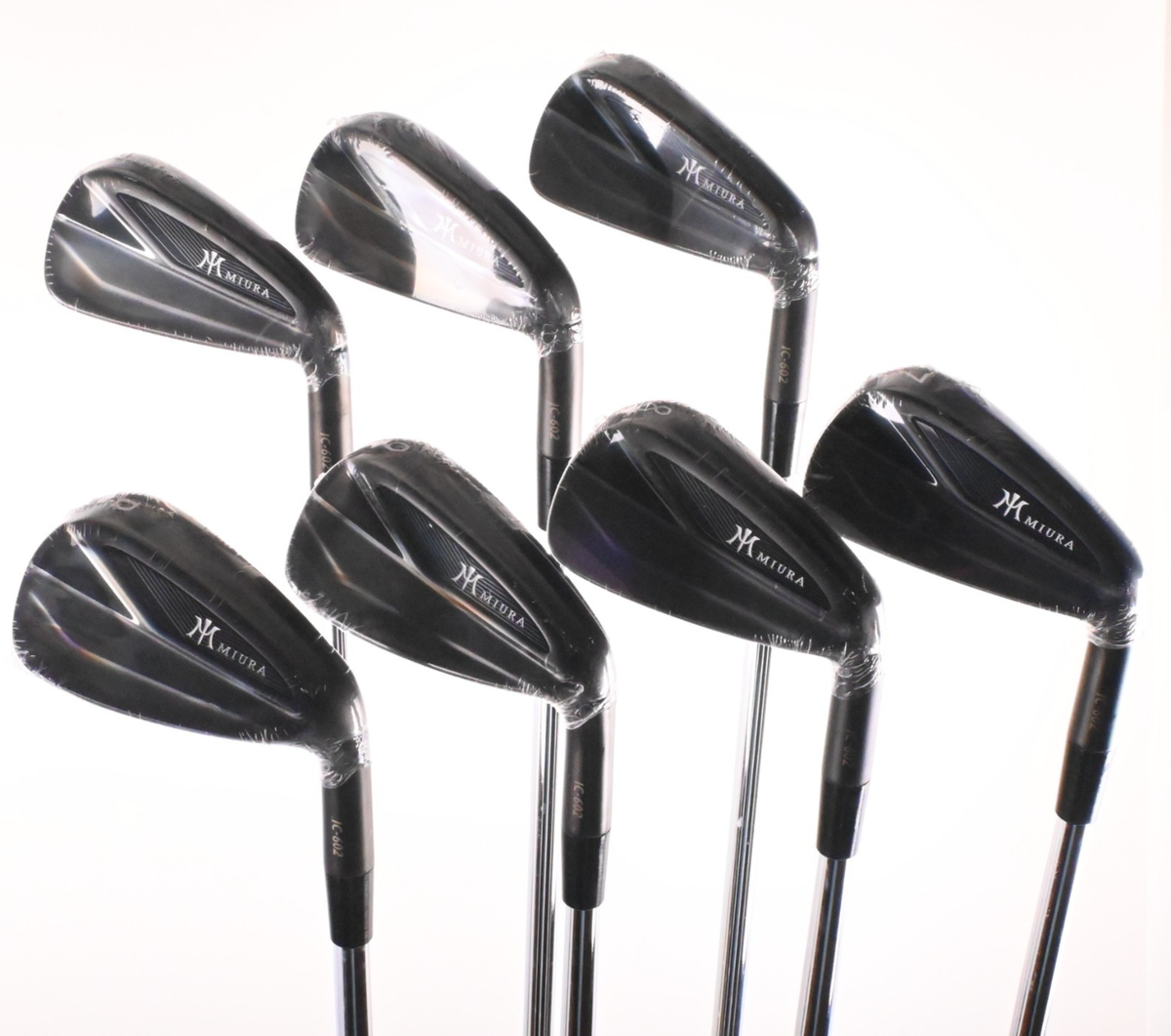 Miura IC-602 Black Iron Set 4-PW / Dynamic Gold 105 S300 Stiff