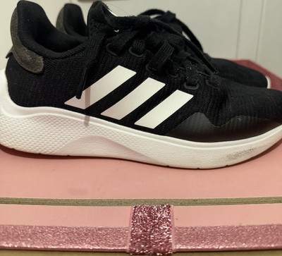 adidas Ty8001 Black White Lace Up Women's Low Top Athletic Sneakers HP9878