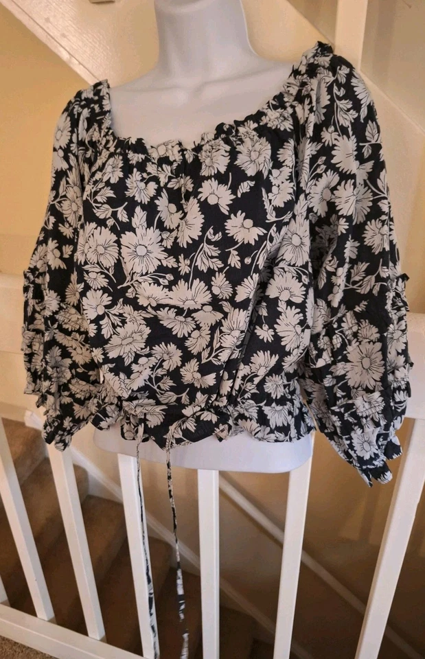 Lauren Conrad Long Puff Sleeve Black & White Floral Textured Blouse -Size XXL - Image 2 of 2