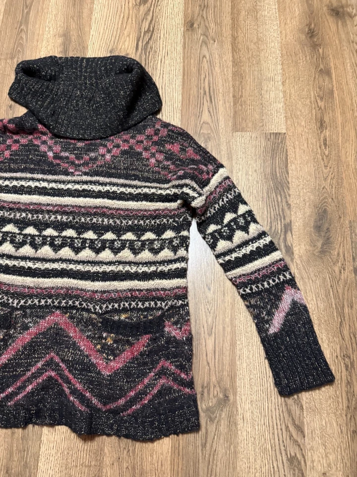 Suéter Lucky Brand, Para Mujer Talla XS, Negro Rojo Blanco, Pullover, Cuello Alto Foto 4 de 4