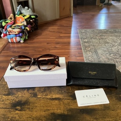 CELINE Triomphe CL40238U With A Nice Color Set