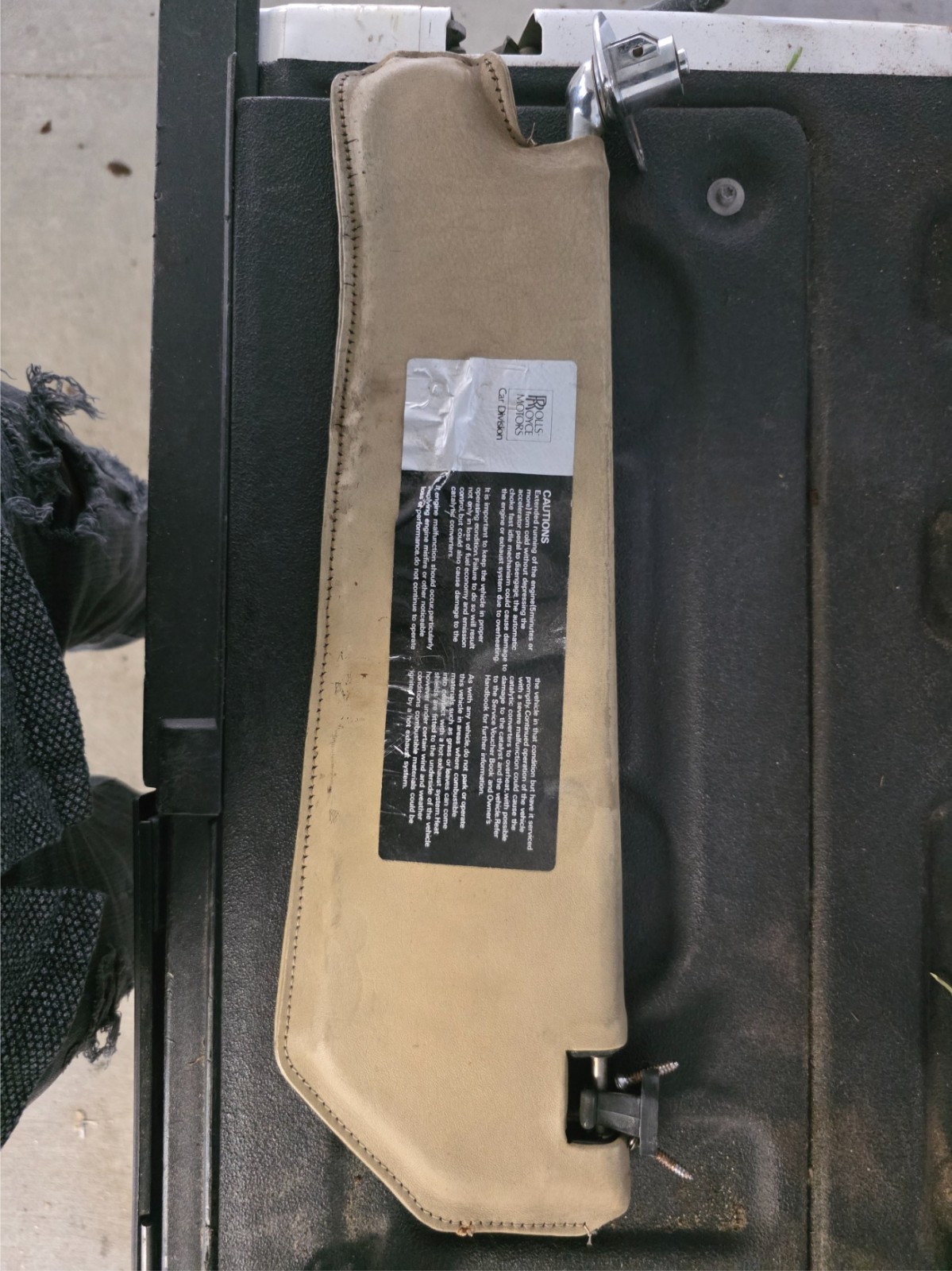 75-80 ROLLS ROYCE SILVER WRAITH SUN VISOR SET W/ MIRROR 