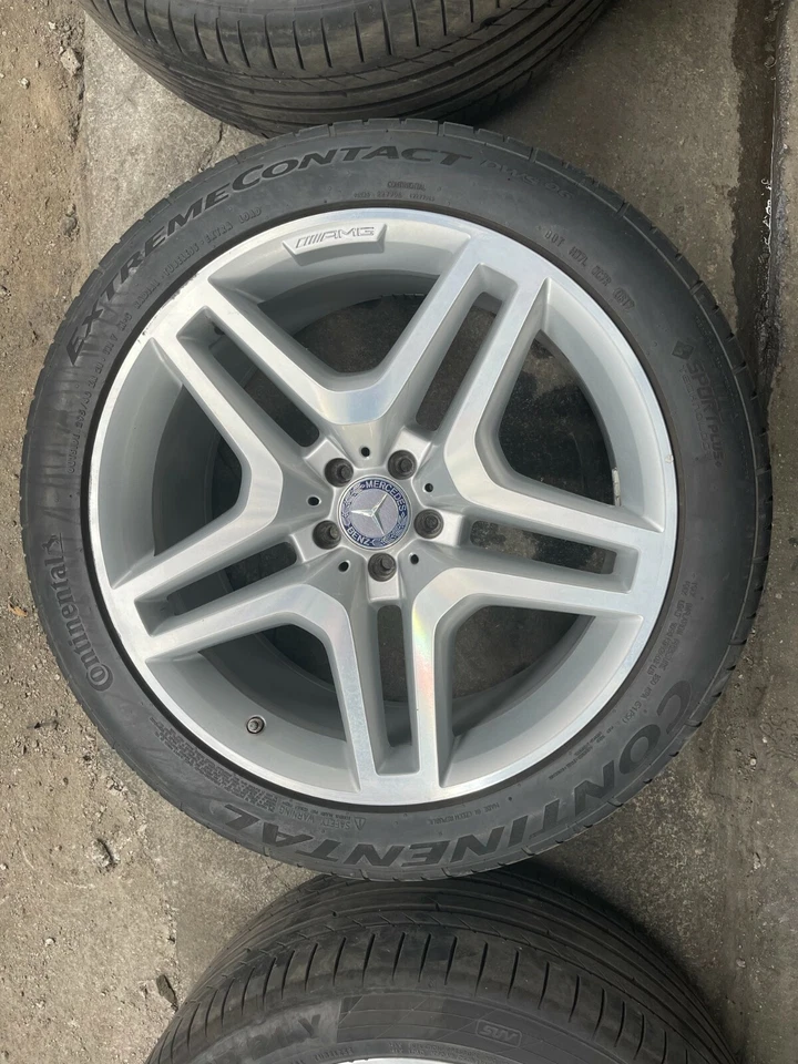 Llantas Mercedes-Benz Clase GL X166 2013-2019 con neumáticos estilo AMG OEM Foto 2 de 4