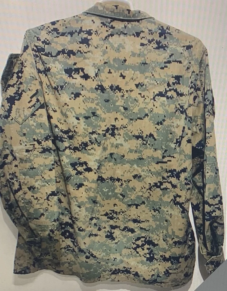 Fatigue Shirt Size large American Apparel Inc — 第 2/3 张图片