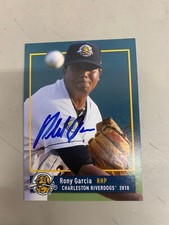 Rony Garcia Signed Card 2018 Charleston River Dogs Team Card IP Auto