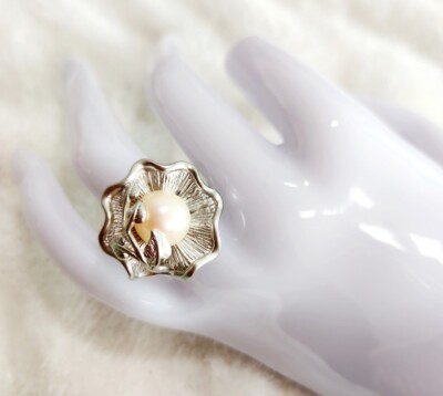Adjustable natural pearl flower-shaped Shinju a luxurious free-size ring