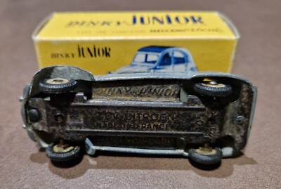 Dinky Toys Ancienne Citroën 2CV - Référence 24 T - Bleu Ardoise - RARE