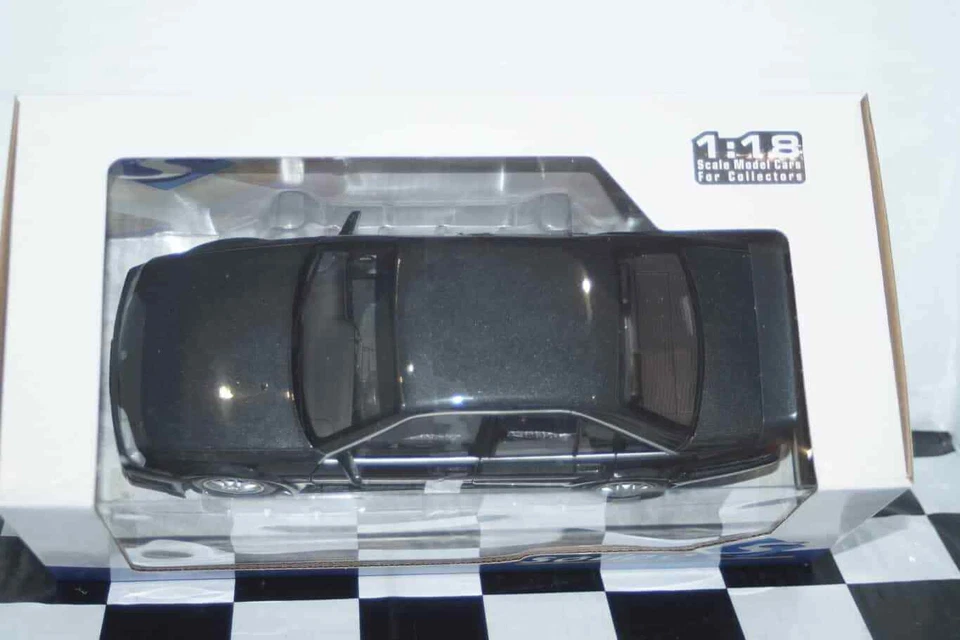 Solido Opel Omega EVO 500 1991 1:18 Diecast S1809701 Foto 2 de 4