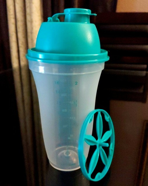 Tupperware Quick Shake Blender / Mixer / Shaker 2 cups Turquish New