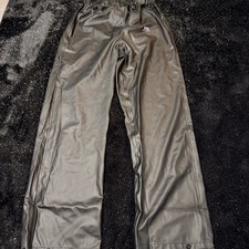 Men  s Helly Hansen Black Pants Sz Small Gray Logo Adult Unisex