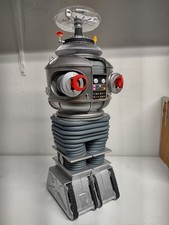 DEFECTIVE Moebius Models Robot B9 Lost in Spa...