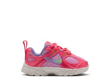 Girl's Athleisure Nike V5 RNR Sneaker