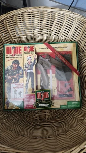 G.I. Joe 40th Anniversary Action Soldier Military Police set (DAMAGED BOX)