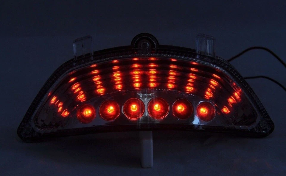 Luz trasera LED señales de giro incorporadas Yamaha 2009-2020 VMAX 1700 humo Foto 2 de 4