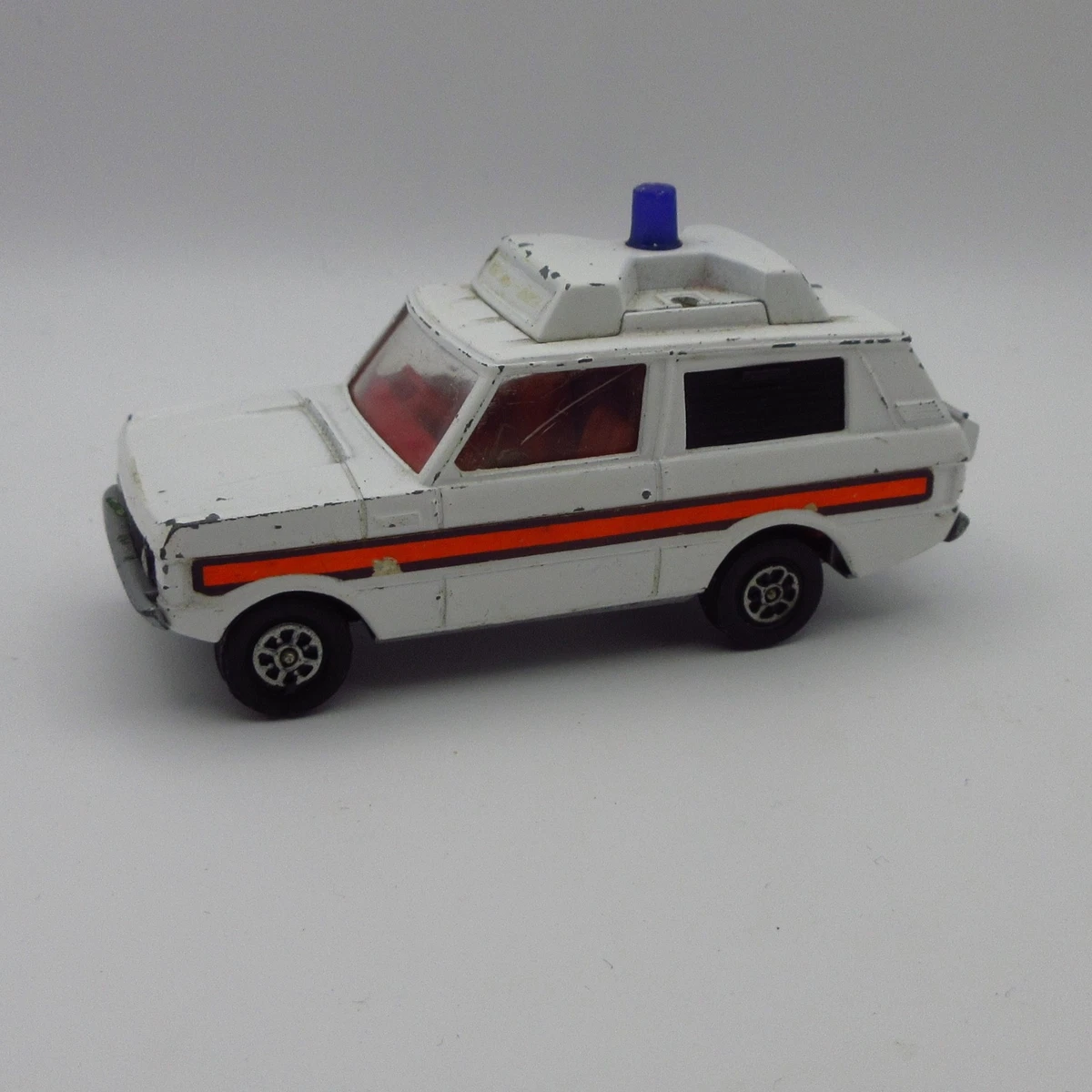 1/43 Code 3 Land Rover Defender RAF Police 4x4 | This is a c