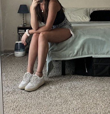 Nike Air Force 1 mit Gebrauchsspuren