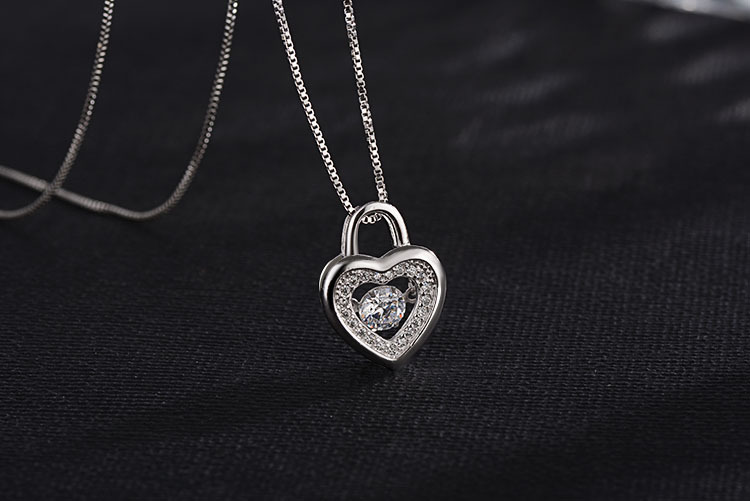 ネックレス・ペンダント STONEHENgE Luvit Silver Heart Necklace 925 Sterling Silver 1.0 Cttw Baguette and Round Diamond
