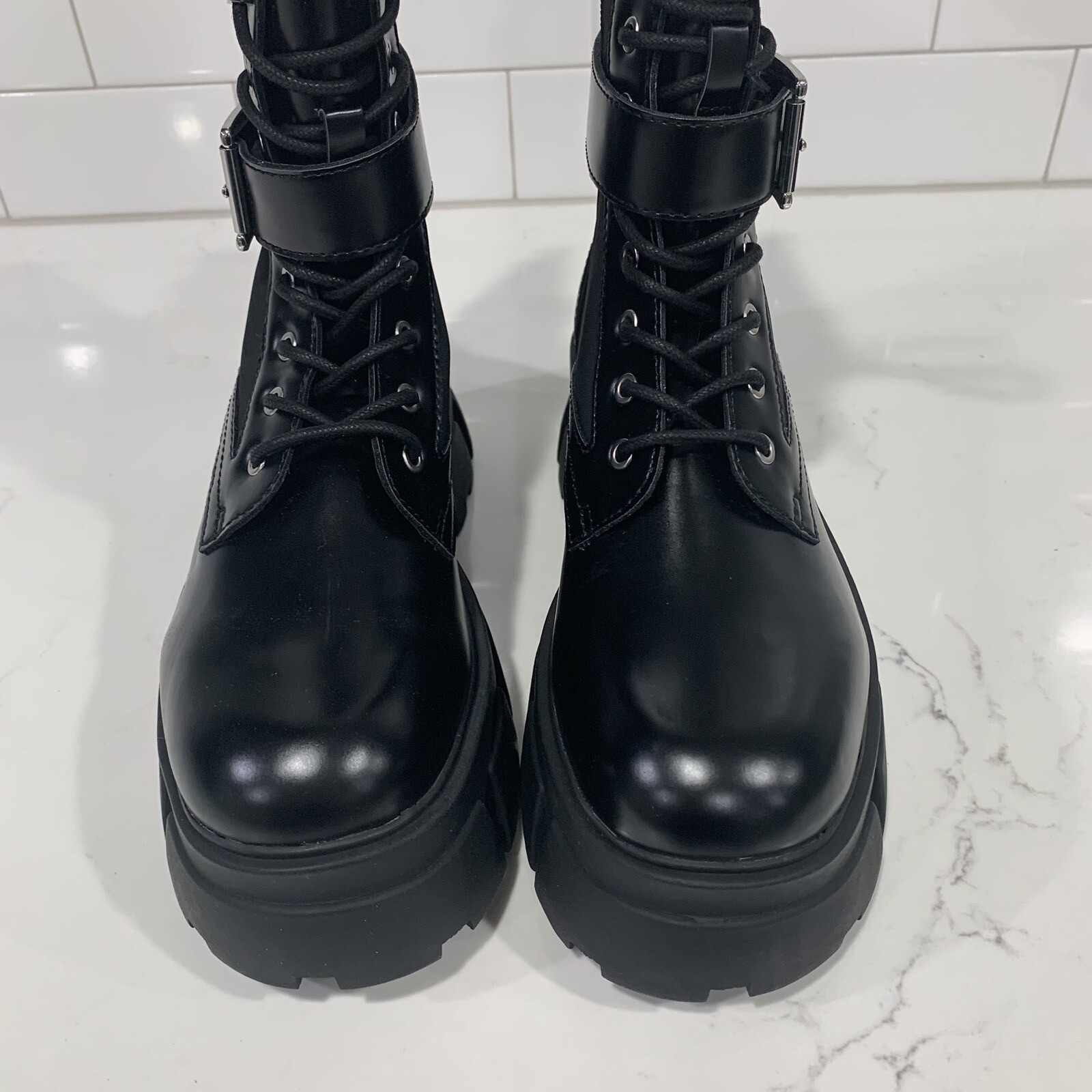 SAOLA Aldo Stivali da combattimento Grandleap neri vegan in pelle con lacci suola a strappo grossa 7 5