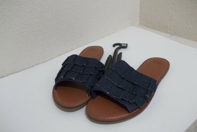 time and tru ruffle sandals