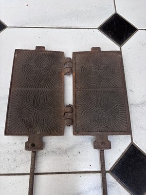 Vintage Gusseisen Waffeleisen zur Herstellung von Waffeln