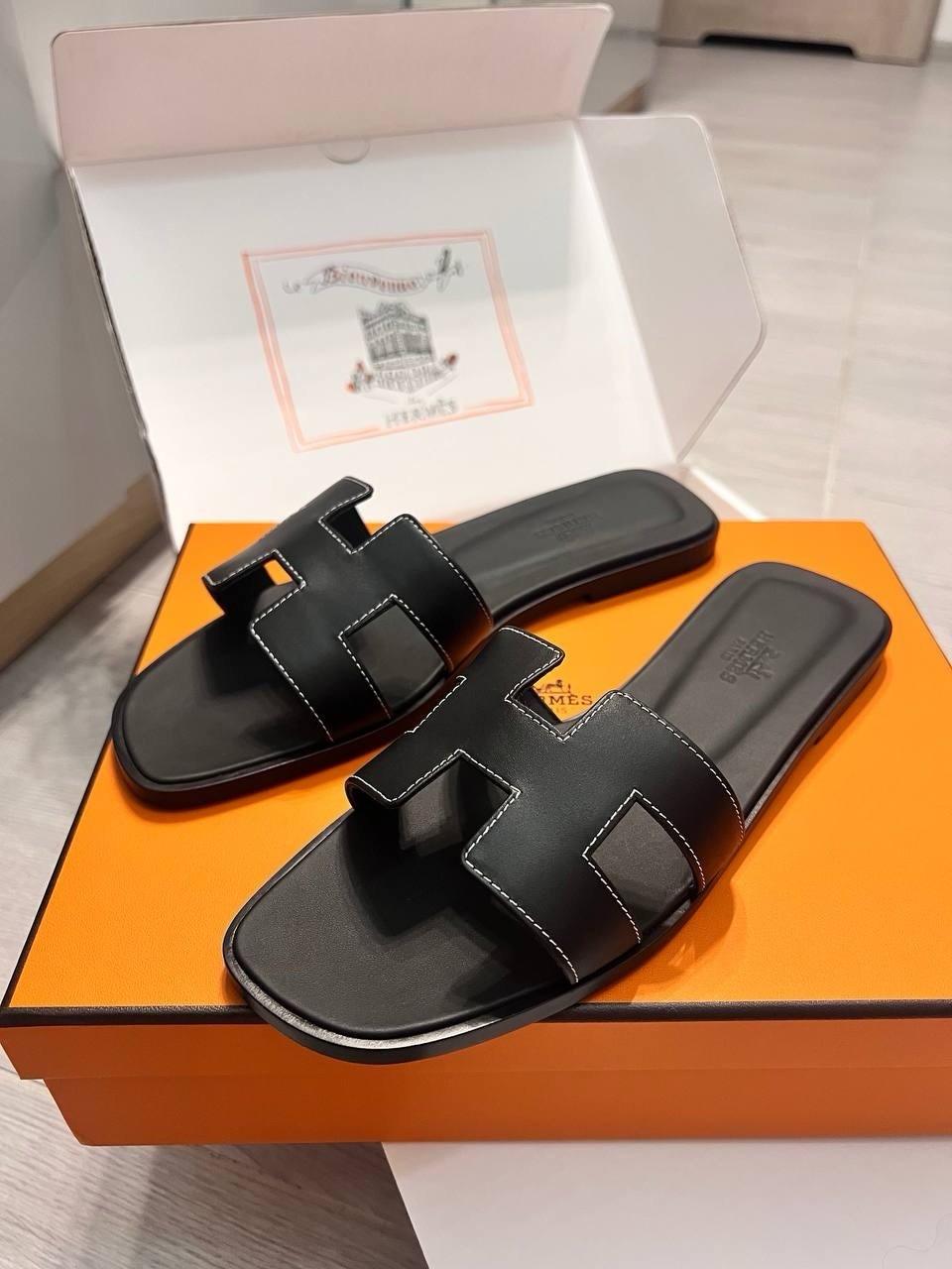 HERMES Oran Women Sandals Black Leather Mules Flats Slides Box Size 39eu