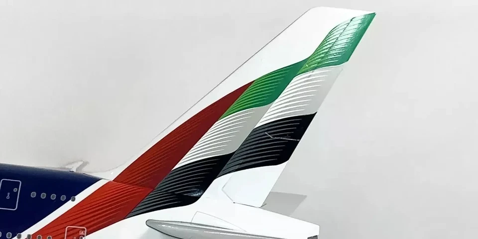 AIRBUS A380 EMIRATES REG: A6-EOD WITH STAND - GEMINI JETS G2UAE1346 1/200 - Image 3 of 4