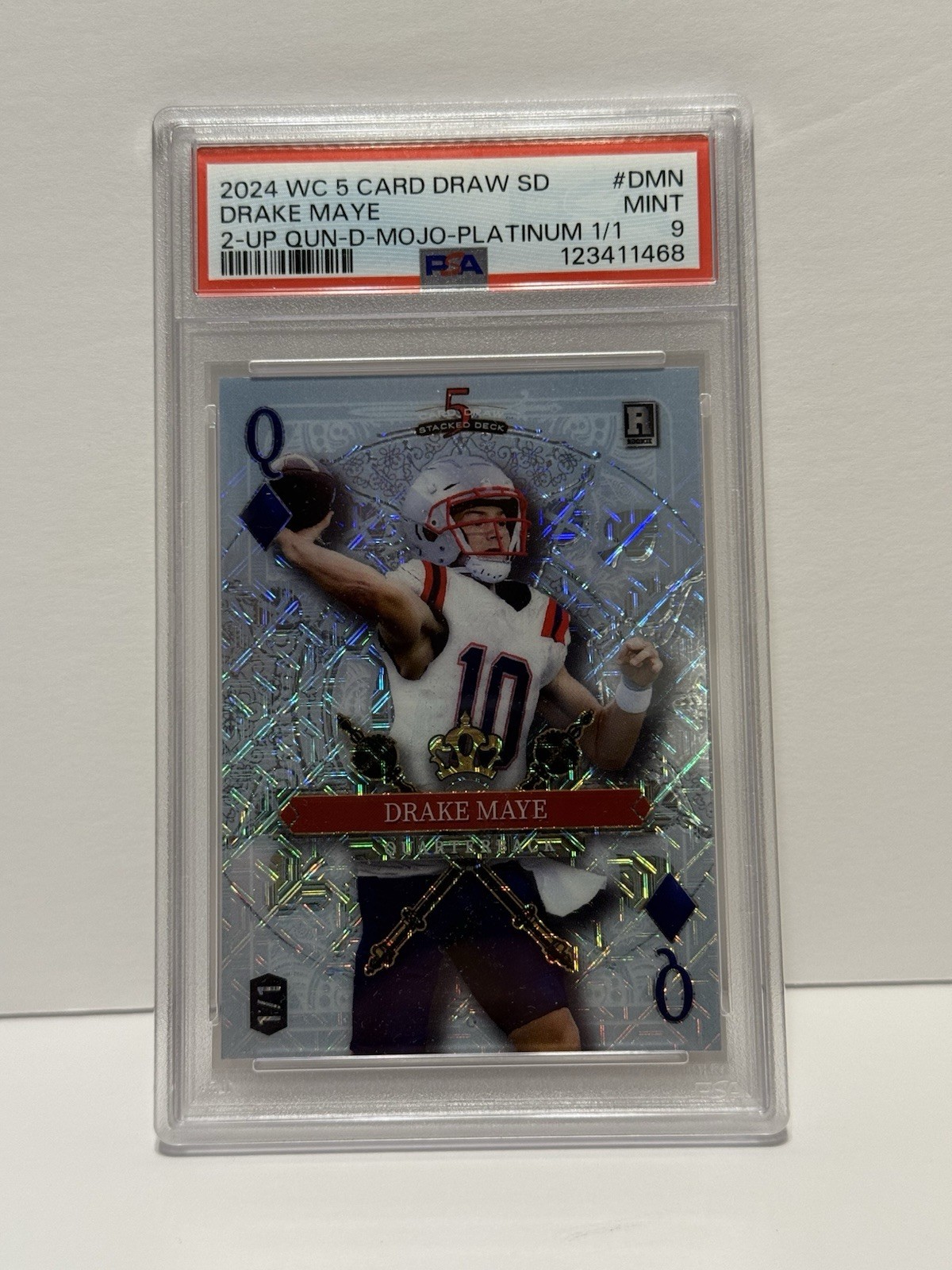 Drake Maye Wild Card 5 Card Draw Stacked Deck 2-Up Queen Promo #DMN Diamond-Mojo Foil-Platinum 1/1