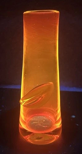 🏺VTG Blenko Cadmium/ Uranium Yellow Glass Hand Blown Vase #60-A 5” Tall 1960