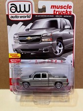 1/64 AUTO WORLD MUSCLE TRUCKS 2006 CHEVROLET SILVERADO SS PICKUP TRUCK SILVER