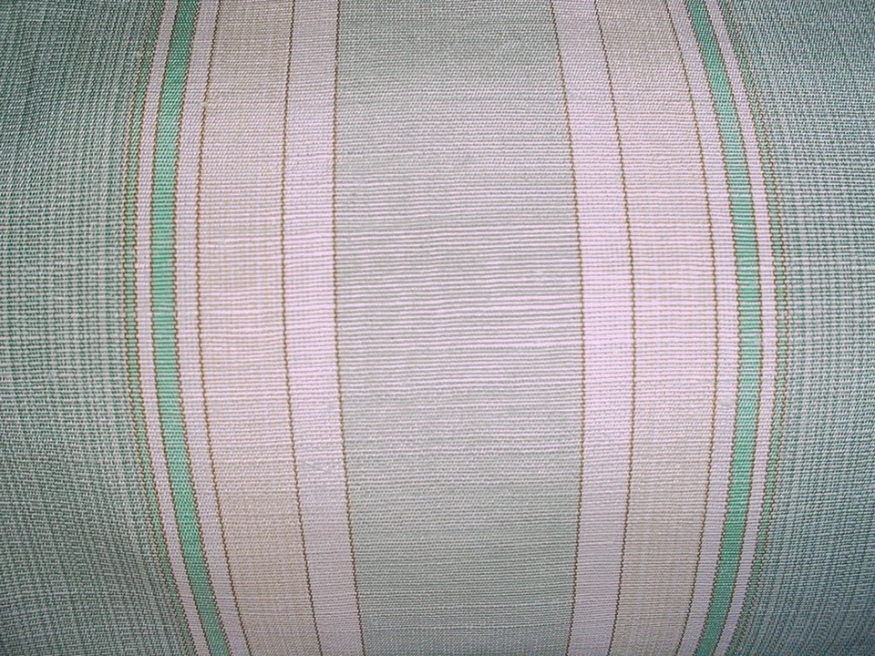 Tela de tapicería para cortinas de seda sintética jade brillante 11-5/8Y Kravet 28250 Amore Foto 3 de 4